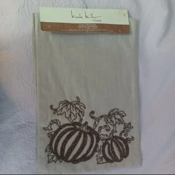 NICOLE MILLER HOME PUMKIN SEQUENCE TABLE RUNNER NWT 14" X 72" - Picture 9 of 16